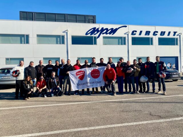 Estupenda mañana en el @circuitaspar disfrutando del @d.o.c.valencia Aspar Karting Day. Gracias a tod@s por vuestra participación . Y al Aspar circuit por su magnífico trato.