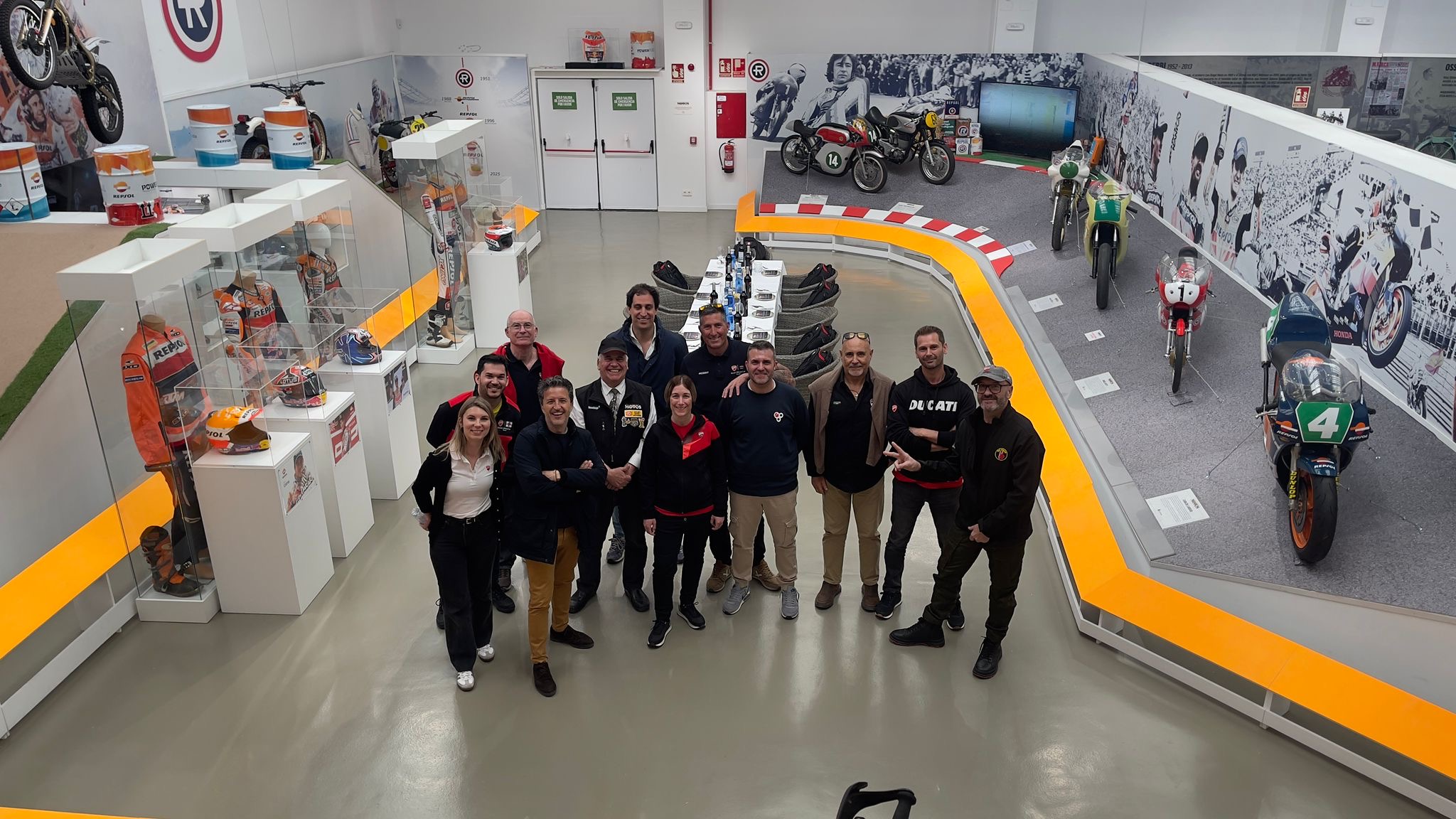 Carlos Lopez Panisello y los Ducati Official Club